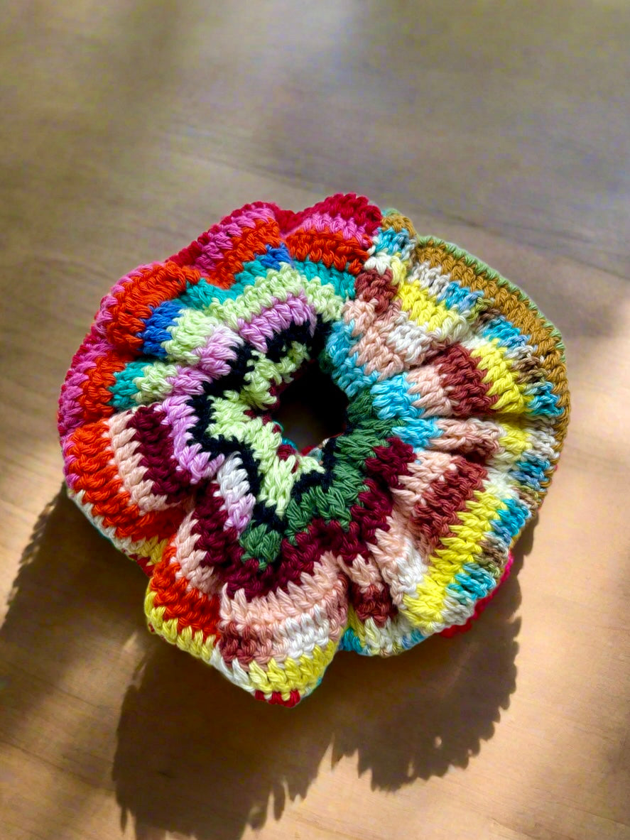 Colour splash scrunchie